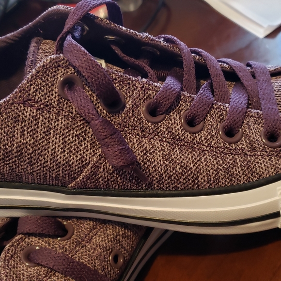 Shoes - Picture 6 of 9